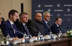 Sarunas Stambulā: Ukraina pieprasa pamieru, Kremlis nelolo cerības