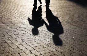 Satricinošs gadījums Preiļu pusē: vīrietis apsūdzēts par smagiem noziegumiem pret nepilngadīgu māsu