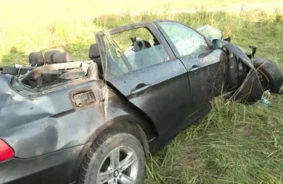 Šausmīga autoavārija Inčukalnā: spēcīgā triecienā iespiests BMW šoferis, notikuma vietā strādā dienesti