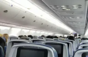 Šausminošs incidents «Lufthansa» lidmašīnā: Indijas pilsonis ar dakšiņu uzbrucis pasažieriem