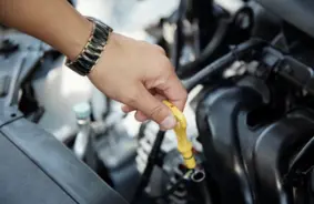 Sintētiskā motoreļļa: investīcija dzinēja ilgmūžībā vai lieks tēriņš?