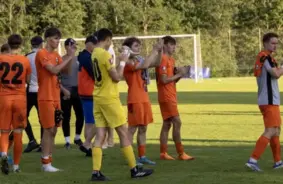 Sjerraleones zvaigznes sniegums atgriež “Albertu” Nākotnes līgas tronī pēc smagas cīņas Smiltenē