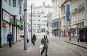 Slovākijā drīzumā ātra iešana būs nelikumīga: pilsētu ietvēs – tikai 6 km/h