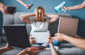 Sociālo Mediju Karš: Patiesības Kaujas Lauks un Latvijas Cīņa Digitālajā Arēnā 2025. Gadā