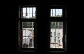 Šokējošs Pavērsiens: Ieslodzījuma Vietu Pārvaldes Amatpersonu Aiztur Aizdomās Par Bērnu Pornogrāfiju – Nodota Ziņa Par Valsts Integritātes Sargsistēmas Triecienu