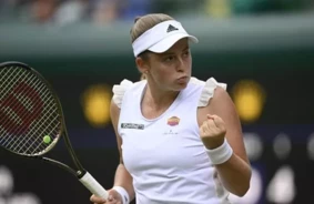 Šokējošs Pavērsiens Vimbldonā: Ostapenko Jau Pirmajā Kārtā Piekāpjas Mājiniecei Sonajai Kartalai