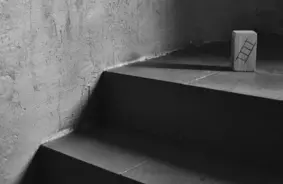 Šokējošs atradums Lietuvā: militāristi pagrabā atklāj milzīgu sprāgstvielu arsenālu