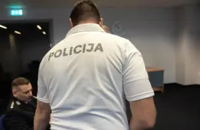 Šokējošs atradums Rēzeknes novadā: atrasti 100 kg zemē ieraktu narkotiku un liels daudzums cigarešu