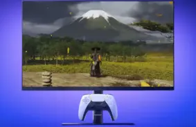 Sony izziņo jaunu PlayStation spēļu monitoru ar kontroliera uzlādes statīvu