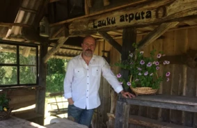 Spāņu šefpavārs Horhe Antonio: No Madrides biroja līdz Augšdaugavas lauku kulinārijas pērlei – „Baltiņi” stāsts par kaislību un mieru