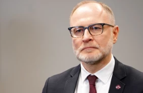 Sprūds Brīdina: Agresorvalstis Baidās no NATO Spēka, Vēršas Pret Hibrīddraudiem – Alianse Stiprinās Aizsardzību