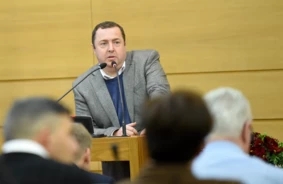 Teju pusei jaunās Rīgas domes deputātu ir biznesa saites: interešu konflikta ēna un caurspīdīguma dilemma