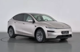 Tesla atklāj Model YL: Ķīnas tirgum paredzēts sešvietīgs krosovers ar palielinātu riteņu bāzi