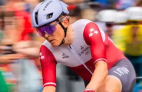 Toms Skujiņš Vēsturiski Triumfē Cēsīs: Trešais Latvijas Čempiona Tituls un Baltijas Kronis Šosejas Riteņbraukšanā