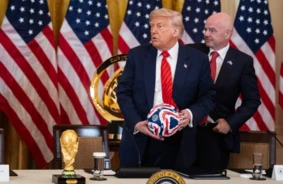 Trampa joks par futbola pārdēvēšanu atkal uzkurina senu diskusiju: “Soccer” pret “Football”