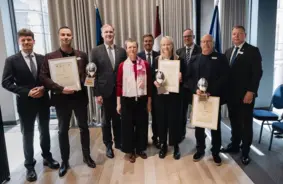 “Tutas lietu” radītāji “Ausma Media” godināti ar prestižo Livonijas balvu par izcilību Igaunijā