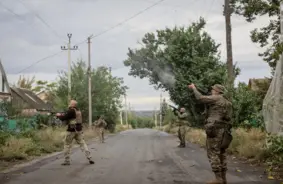 Ukraina pēc masīva Krievijas uzbrukuma: simtiem dronu un raķešu, pretgaisa aizsardzība uz robežas