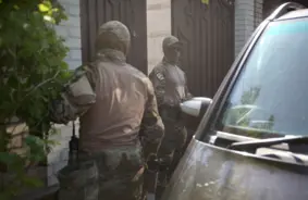 Ukrainā trim FSB aģentiem piespriež 15 gadu cietumsodu par palīdzību okupantiem Doneckas apgabalā