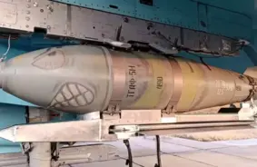 Ukraina veiksmīgi pretlido Krievijas aviācijas bumbām, REB tās padarījis "aklas"