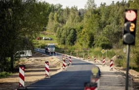 Uzmanību, autovadītāji! Brīvdienās pie Siguldas un Salacgrīvas gaidāmi lieli satiksmes sastrēgumi