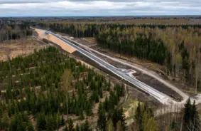 Uzslavas cienīgs pavērsiens: parakstīts līgums par "Rail Baltica" pamattrases būvdarbu sākšanu Latvijā