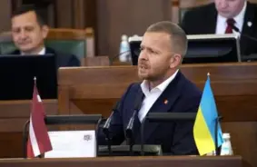 VDD veic kratīšanu pie Rīgas domes deputāta Rosļikova saistībā ar kriminālprocesu