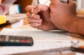 VIAA stingri noraida pārmetumus par 9. klases matemātikas eksāmena vieglumu, uzsverot rezultātu uzlabojumu