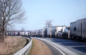 VID brīdina par gaidāmo kravas auto rindu pieaugumu Latvijas robežās Lietuvas-Baltkrievijas robežas slēgšanas dēļ