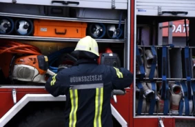 VUGD Aizvadītās Diennakts Spriedze: 47 Izsaukumi, Tostarp Meža Ugunsgrēks un Rūpnīcas Liesmas Rīgā
