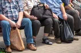 Vai Latvijas vīrieši sagaidīs bāzes pensiju? Demogrāfiskās realitātes un ministrijas plāni