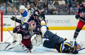 Vai Merzļikins zaudēs pirmo numuru? Grīvsm prognozē izrāviena sezonu NHL