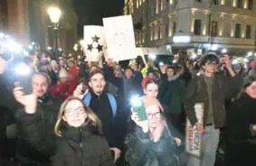 Vairāk nekā 10 000 cilvēku mītiņā pret vardarbību: spēcīgs signāls sabiedrības satraukumam