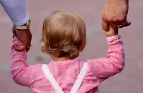 Vairāk nekā 213 000 Latvijas iedzīvotāju saņem ģimenes valsts pabalstu