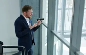 Vairs nav droši: radara tehnoloģija slepeni noklausās tālruņa sarunas ar biedējošu precizitāti