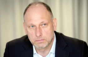 Valdība pārņem pilnu kontroli pār LMT un "Tet": tirgus satricinājums un "Tele2" brīdinājuma zvani par konkurences kropļošanu