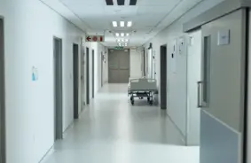 Valdība piešķir teju deviņus miljonus eiro slimnīcām, lai nodrošinātu pakalpojumu nepārtrauktību