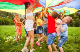 Vasaras nometņu pārbaudes atklāj iepriecinošu ainu: bērni jūtas droši un apmierināti