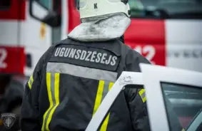 Vecmīlgrāvī kuģa ģeneratora telpā ugunsgrēks: pieci cietušie