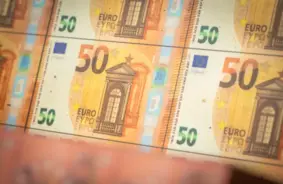 Veselības ministrija izmeklē augstās algas slimnīcās: vai speciālisti nopelna līdz pat 16 000 eiro mēnesī?