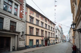 Vēsturiskais Ārlietu ministrijas īpašums Vecrīgā: Pils iela 21 nonāk izsolē par 1,15 miljoniem eiro