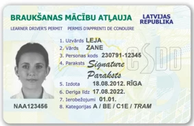Vēsturiskas izmaiņas autovadītāju apmācībā: Stingrākas prasības individuālajiem instruktoriem ceļā uz drošākiem ceļiem