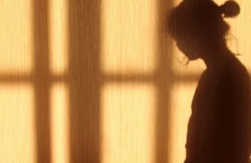 Vīrietis, izliekoties par pusaudzi, ievilina un izvaro piecpadsmitgadnieci: lieta nonāk tiesā Dienvidlatgalē
