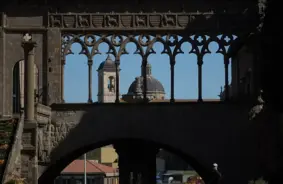 Viterbo: Aizturēti divi bruņoti turki pirms festivāla, kurā piedalījās Itālijas ārlietu ministrs; aizdomas par plānotu uzbrukumu