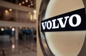Volvo pielāgojas 'reģionālajai pasaulei': Būs divas auto tehnoloģiju versijas Ķīnai un Rietumiem