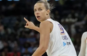 WNBA duelī starp "Mercury" un "Liberty" Kitija Laksa punktus negūst, Fīniksas komanda cieš zaudējumu