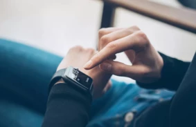 Xiaomi Gāž Apple no Troņa: Kļūst par Pasaules Viedpulksteņu Tirgus Līderi