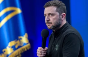 Zelenskis apsver stratēģisku pavērsienu: Pirkt ieročus no ASV – cerība uz stabilitāti vai smags finansiāls slogs?