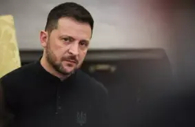 Zelenskis solās apkarot korupciju, taču kritika par pretkorupcijas iestāžu neatkarības ierobežošanu satricina Ukrainu