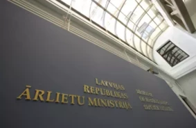 Zīmīga Uzvara Tiesā: Diplomāte Kristīne Rimša Pirmajā Instancē Uzvar Ārlietu Ministriju Diskriminācijas Lietā