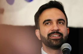 Zohrans Mamdani: Pārsteidzošā Uzvara un Jauna Cerība Ņujorkas Mēra Vēlēšanās